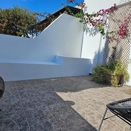 Apartman Casa Mirlo - Peaceful Home With Garden & Terrace In Central Lanzarote