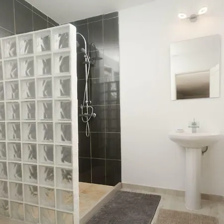 Apartman Casa Mirlo, Coqueto Con Terraza Y Jardin En Zona Tranquila